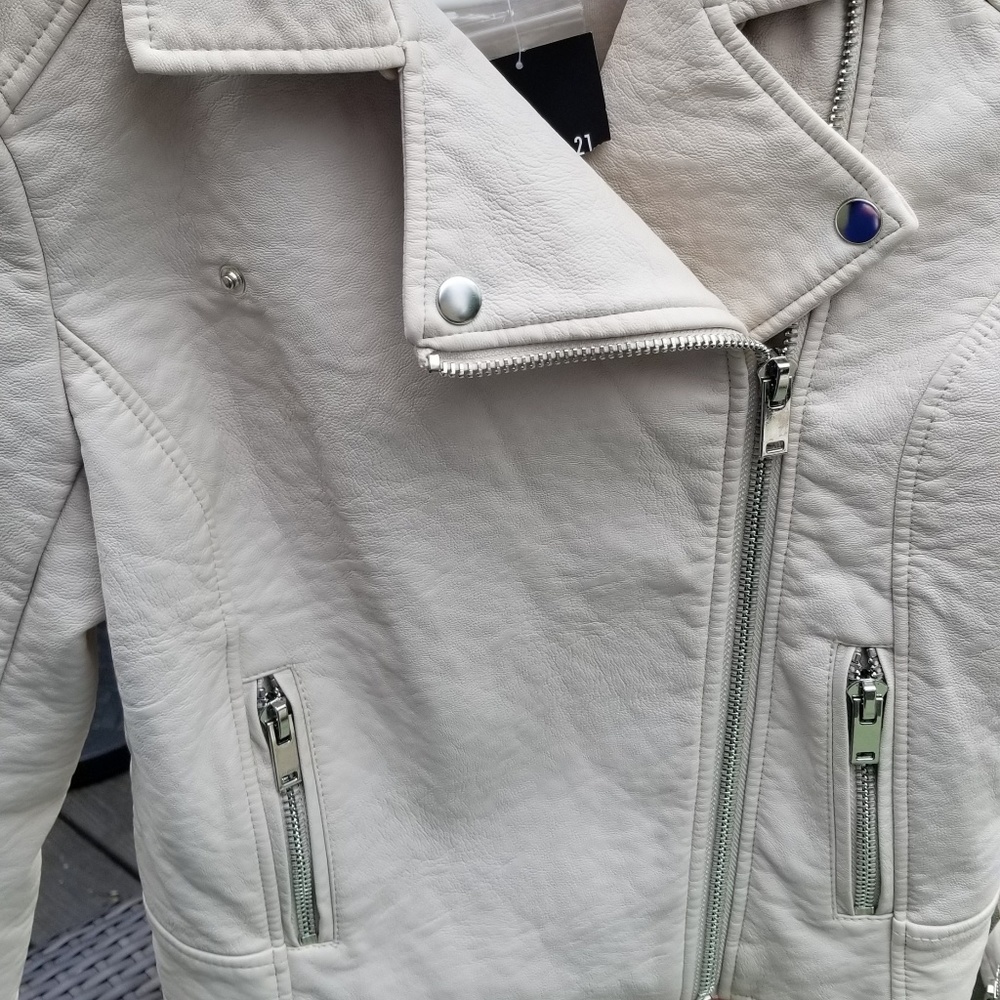 NWT - Forever 21 Faux Leather  Biker Jacket - Picture 8 of 12